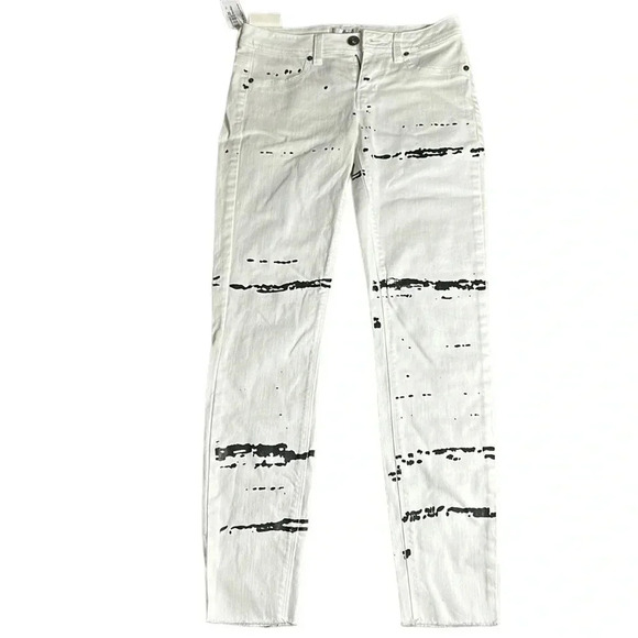 NWT Dex super skinny,ankle length,frey hem,white  denim, painter spray,low rise - Picture 1 of 10